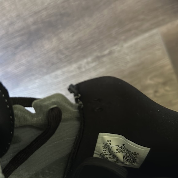 Nike Air Jordan Zion 1 Men's Sz 9.5 Light Smoke Grey Total Orange DA3130-008 - Picture 6 of 6